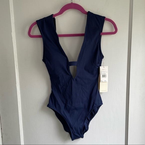 New! Gottex Deep Elle Plunge One Piece Swimsuit - Picture 4 of 9